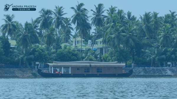 Dindi House Boat Day Package
